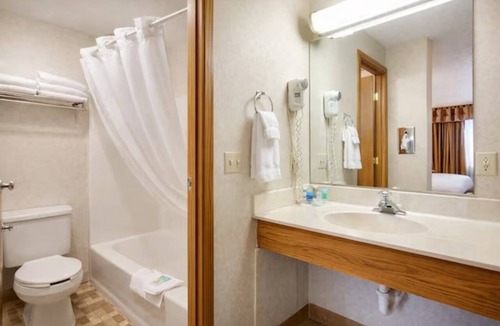 Devils Lake Hotel | Group-Friendly Room | Close to Devils Lake | Free Parking & Indoor Pool Access