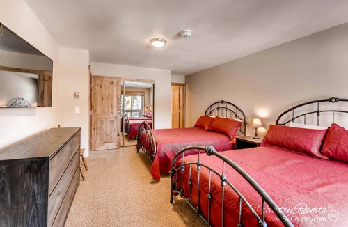 Peak 9 Condo | Group Retreat Amongst Breck's Splendor. Spacious unit excellent location TN21