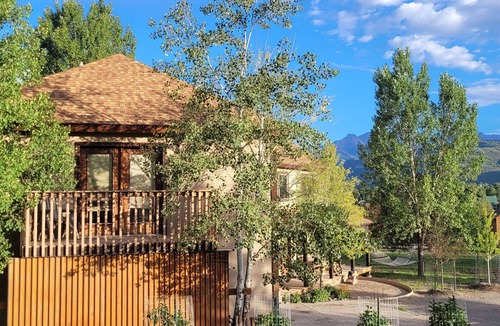 Ridgway Apartment | Guest apartment, close to everything! Quiet, friendly neighborhood!