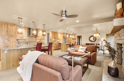 Snowmass Village Condo | Guest Favorites at 10% Off! Stay 3 nights through Nov