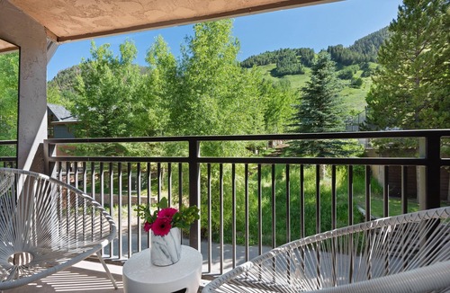 Aspen Condo | Guest Favorites at 10% Off! Stay 3 nights through Nov