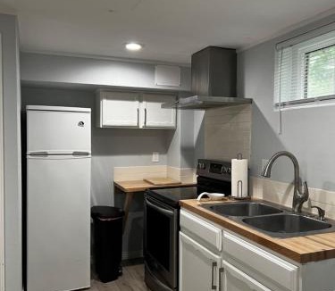 Lafayette Apartment | Guest Suite in Lafayette