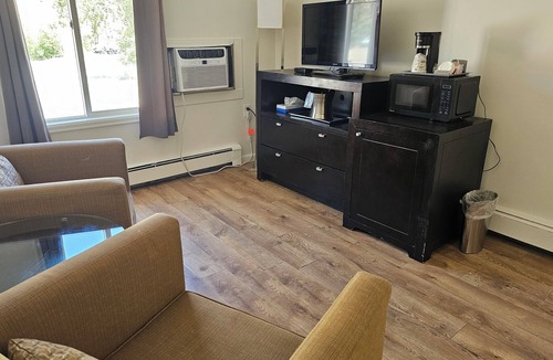 Idaho Springs Hotel | H & H Motor Lodge