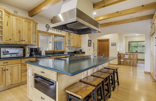 Allenspark House | H7 at Hope Mountain–Luxury 6-Bedroom Retreat with Pool & Hot Tub near Allenspark