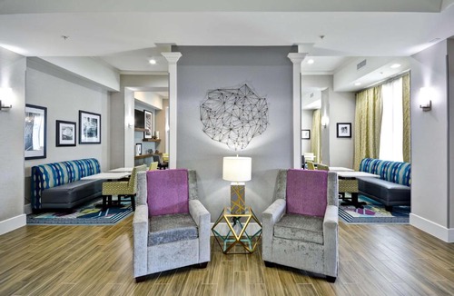 Kyle Hotel | Hampton Inn Kyle