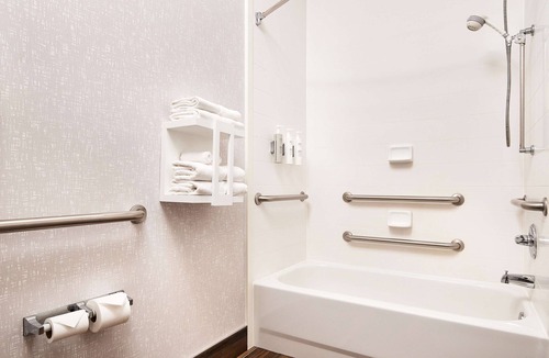Longmont Hotel | Hampton Inn Longmont