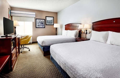 Longmont Hotel | Hampton Inn Longmont