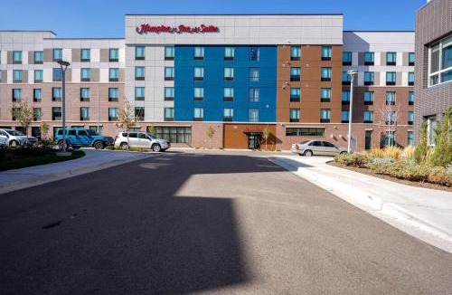 Heather Gardens Hotel | Hampton Inn & Suites Aurora South, Co
