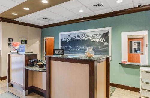 Colorado Springs Hotel | Hampton Inn & Suites Colorado Springs-Air Force Academy/I-25 North