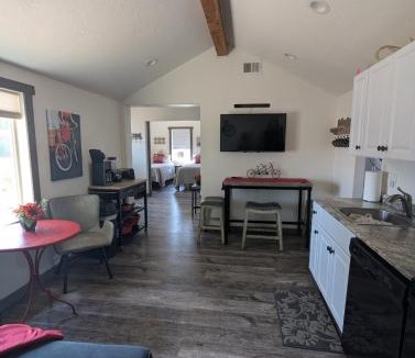 Fruita House | Handlebar Heaven! Cute Cottage in Downtown Fruita