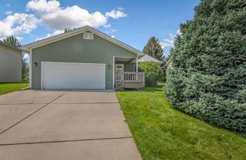 Carbondale House | Happy Home near Downtown Carbondale