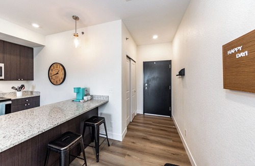 Mountain Shadows Apartment | Happy House Neighboring Nature charming Colorado Springs with AC, WiFi