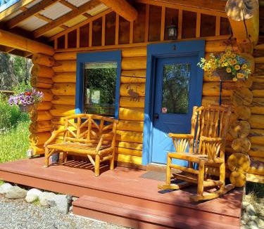 Fishhook Bed & Breakfast | Hatcher Pass Cabins