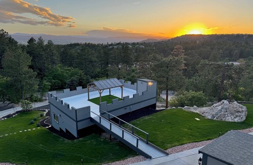 Castle Rock Condo | Haven 5BR 4BA Sleep10 Accessible Camper Parking Shop Golf