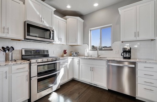 Fruita House | Hawk 5: Dog-Friendly Downtown Home
