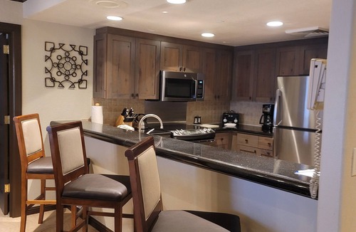 Highlands Townhomes Resort | Heart of Beaver Creek Village- 3-bedroom/3-bath Condo in St. James Place.