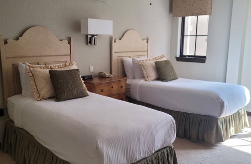 Highlands Townhomes Resort | Heart of Beaver Creek Village- 3-bedroom/3-bath Condo in St. James Place.
