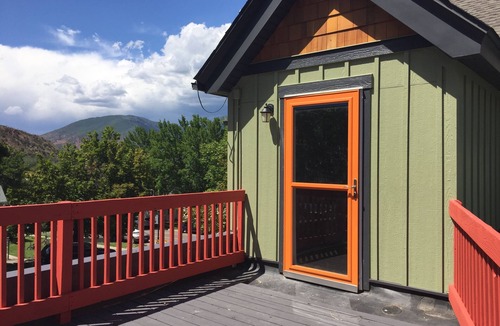 Glenwood Springs Apartment | Heart of downtown, huge rooftop patio and air conditioning!