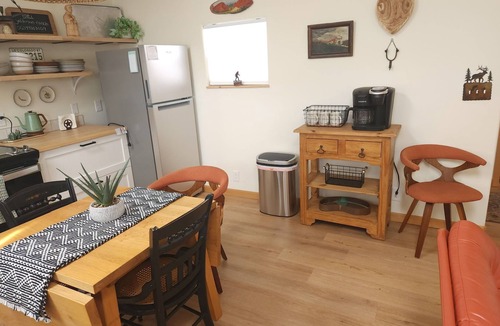 Monument Cottage | Heart of Monument - Cottage with WiFi access