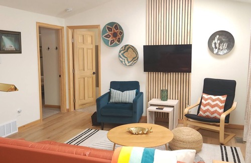 Monument Cottage | Heart of Monument - Cottage with WiFi access