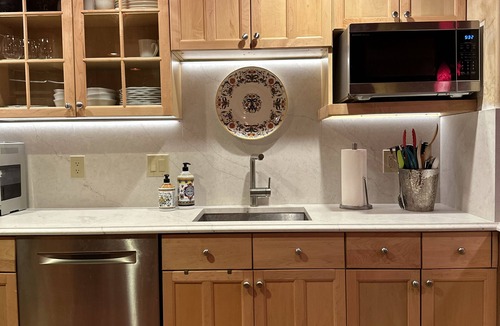 Vail Condo | Heart of Vail Village!European Elegance,Walk to Gondola,Free Ski Locker & HotTub