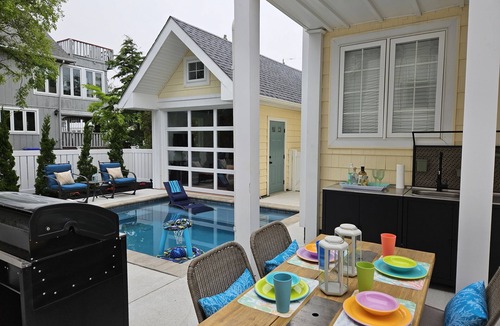 Avalon House | HEATED POOL OPEN THRU OCTOBER! Cabana! Dine Outside! 1.5 BLOCKS 2 BEACH & TOWN