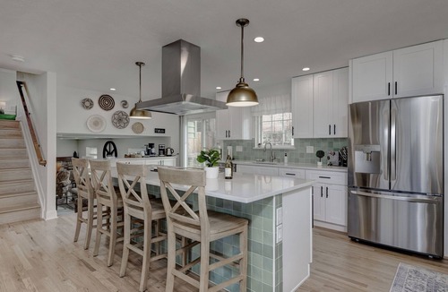 Littleton House | Hidden Gem - Ideal 4 Bedroom Centennial House