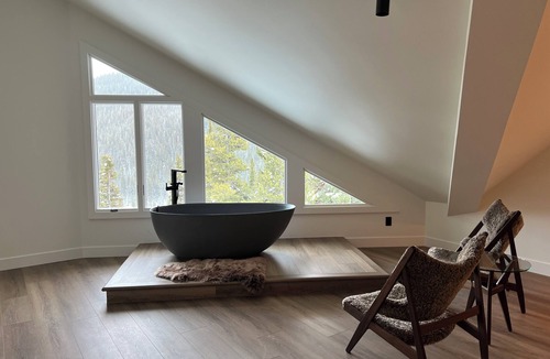 Quandary Village Ski Chalet | High Country Cabin