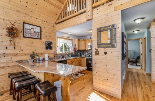 Valley of the Sun Cabin | High Country Mtn Chalet 20 Acres Pet Friendly