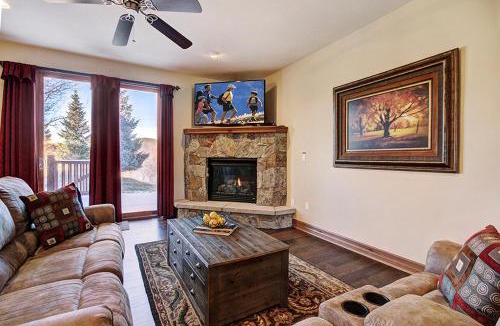 The Highlands House | Highland Greens 93 Apartment