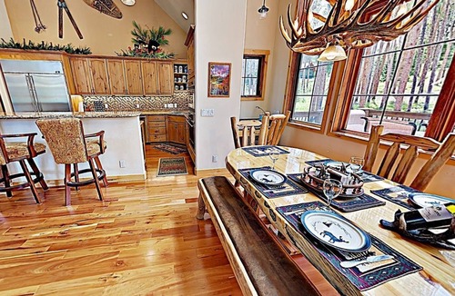 Fairways House | Highland Heaven, Free Shuttle/Parking, Hot Tub, 4 Private BR W/4 Private Baths.