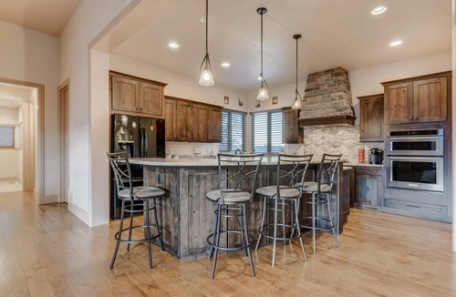 Colorado Springs House | Highland Heights! Luxe Mountain VIEWS w/Hot Tub