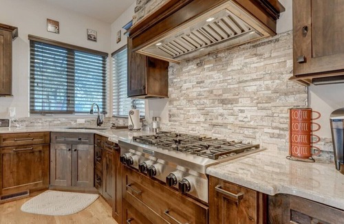 Colorado Springs House | Highland Heights! Luxe Mountain VIEWS w/Hot Tub
