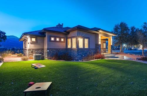 Colorado Springs House | Highland Heights - Hot Tub BBQ Mountain View