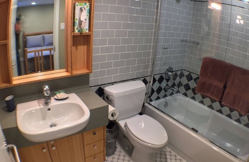 West Highland Apartment | Highland Park Guest House