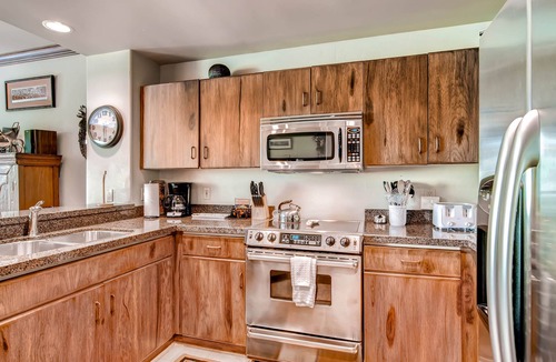Highlands Townhomes Apartment | Highlands Area by East West Hospitality