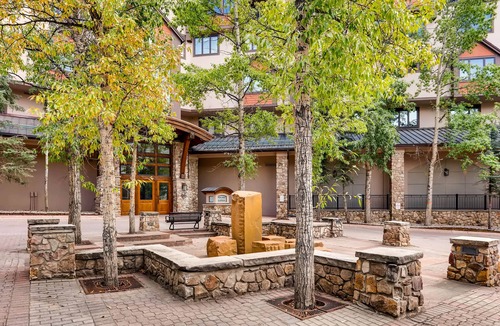 Highlands Townhomes Apartment | Highlands Area by East West Hospitality