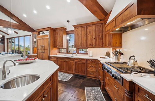 The Highlands House | Highlands Hideaway: Gorgeous Breckenridge Private Home with Private Ski Shuttle!