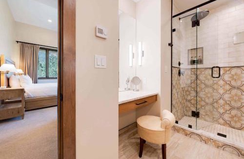 Highlands Townhomes Apartment | Highlands Lodge 403 Penthouse by East West Hospitality