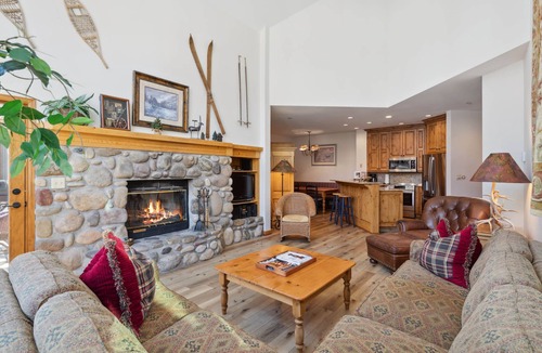 Highlands Townhomes Condo | Highlands Lodge 406 - 3 Bedroom Residence