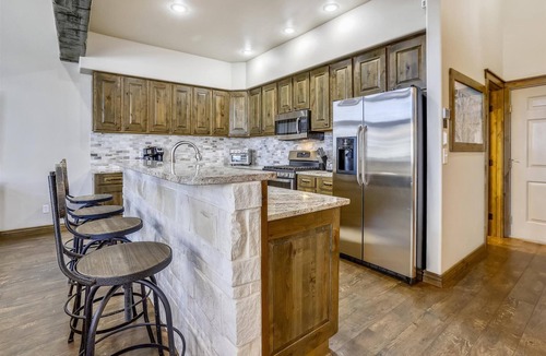 Peak 8 House | Highwood Hideaway: Townhome-Peak 8 Location-Close to Shuttle & Lifts-Hot Tub.