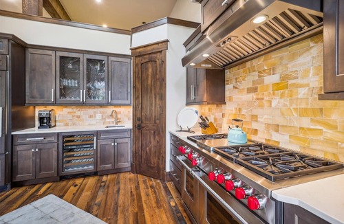 Peak 8 House | Highwoods Shock Hill Townhome-Steps Away From Gondola-Hot Tub.
