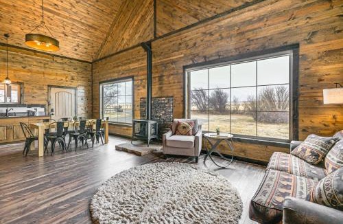 Del Norte House | Hike, Hunt and Unwind Mtn-View Cabin in Del Norte!