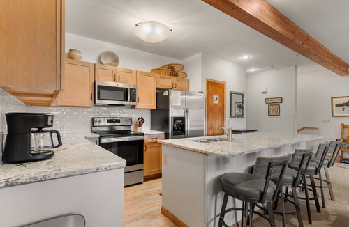 Four O'Clock House | Hike or Ski In/Ski Out; Walk to Town; Hot Tub/Pool