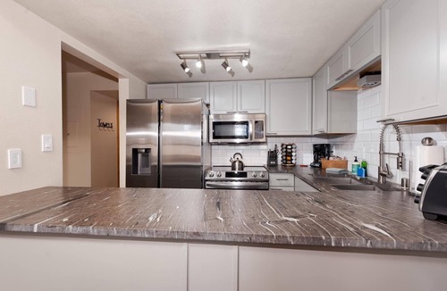 Durango Condo | Hillside Hideaway | By FLC, Town, Trails&Golf - Pool & HotTub - Ferringway#17