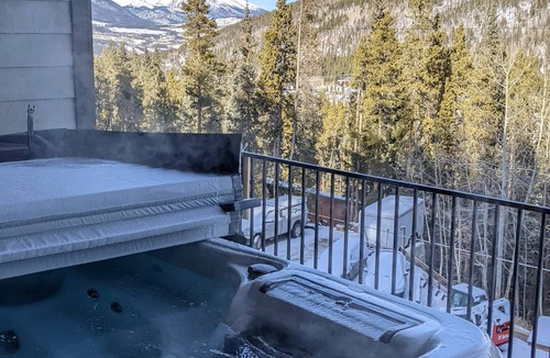 Breckenridge Heights House | Hillside Lodge - 7BR, Great Location with Views!