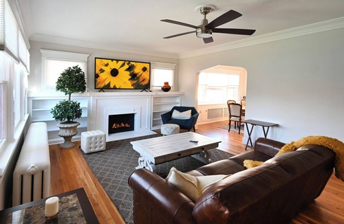 Hilltop House | HILLTOP 4 BEDROOM 2 BATH SINGLF FAMILY HOME IN CHERRY CREEK! SLEEPS 8