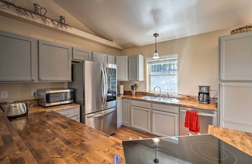 Florissant House | Hilltop Haven in Florissant: Deck + Mountain View!