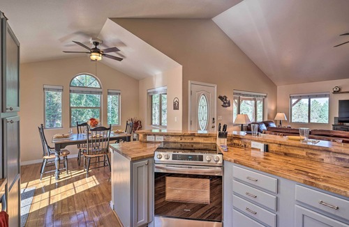 Florissant House | Hilltop Haven in Florissant: Deck + Mountain View!