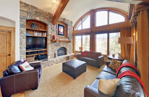 Tabernash House | Hilltop Palace